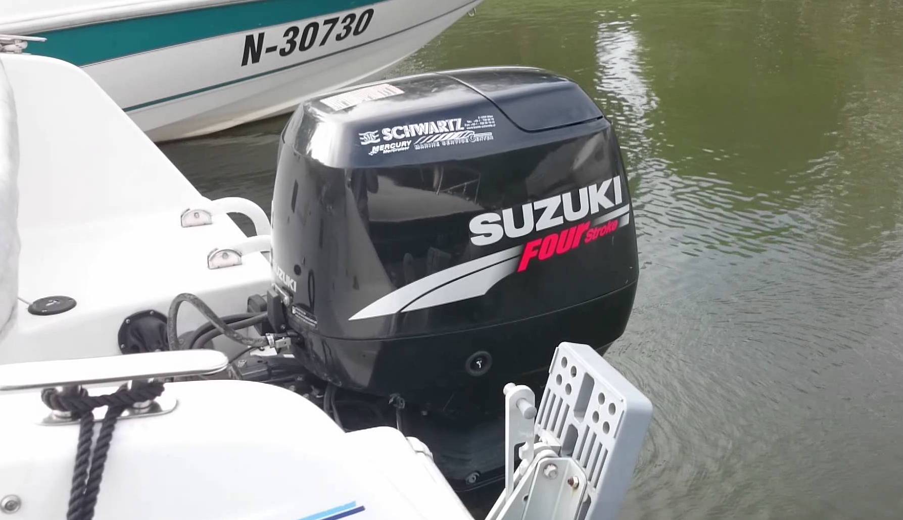 Куплю сузуки 9 9. Suzuki df70. Suzuki DF 40/50 outboard. Suzuki df40 Лодочный мотор. Сузуки ДФ 9.9 2005.