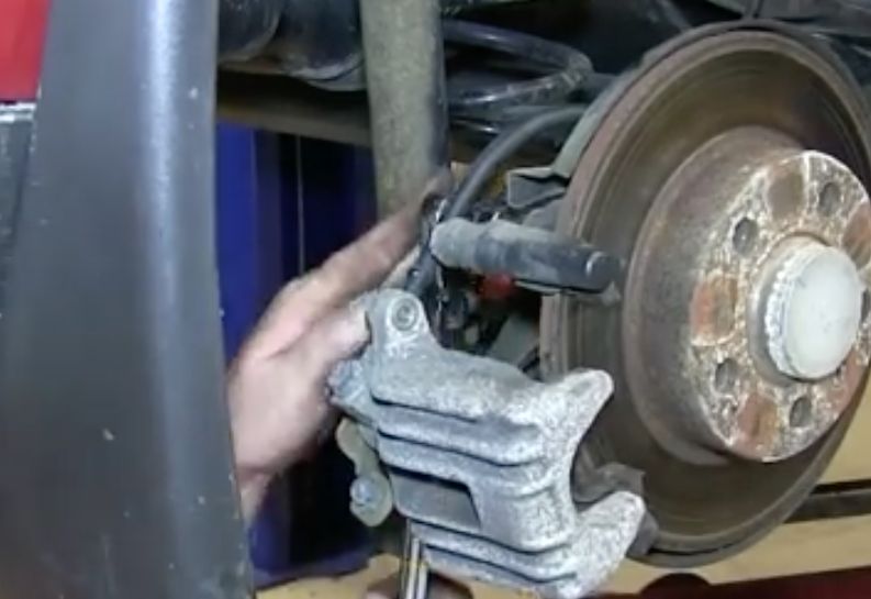 Installing Rear Brake Pads & Rotors on a 2000 Volkswagen Jetta